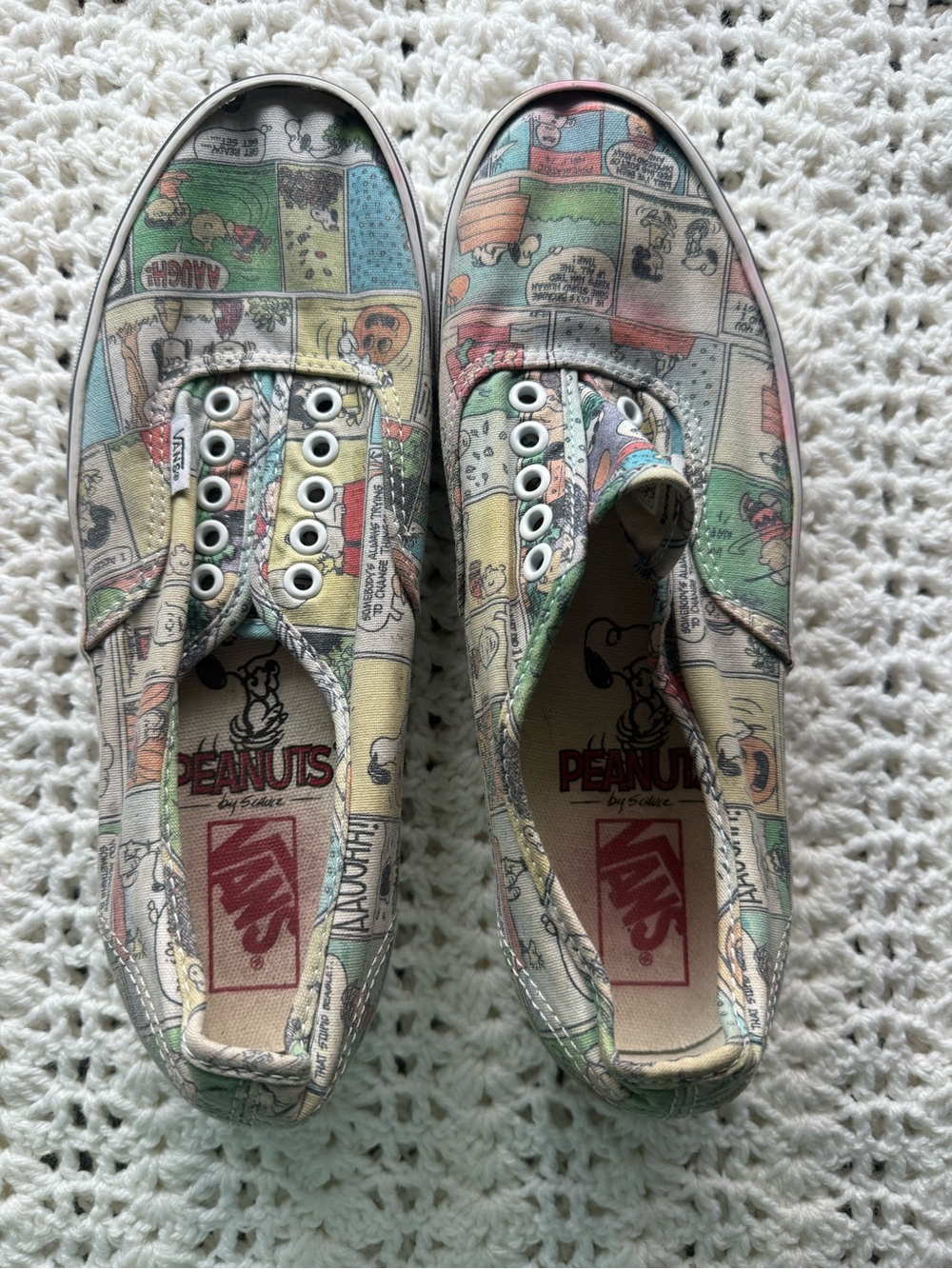 VansPeanuts Comic Canvas Slip-On Sneakers - Green, Blue, Yellow, Pink size 8.5